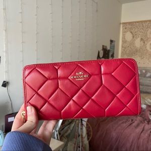 GORGEOUS COACH red clutch/wallet